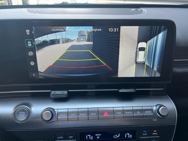 Vehicle Image 32