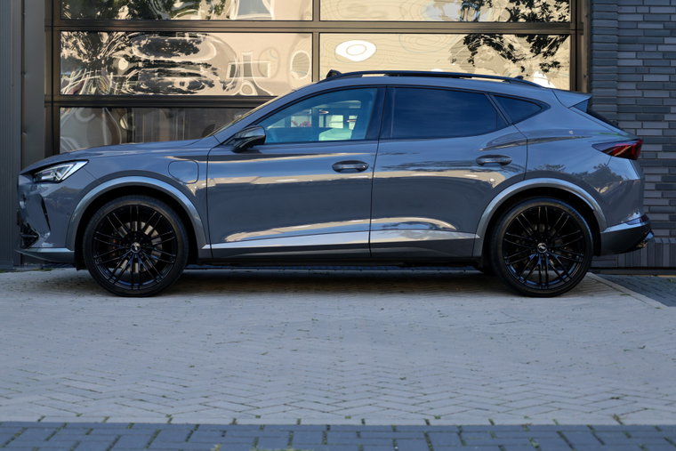 Vehicle Image 14