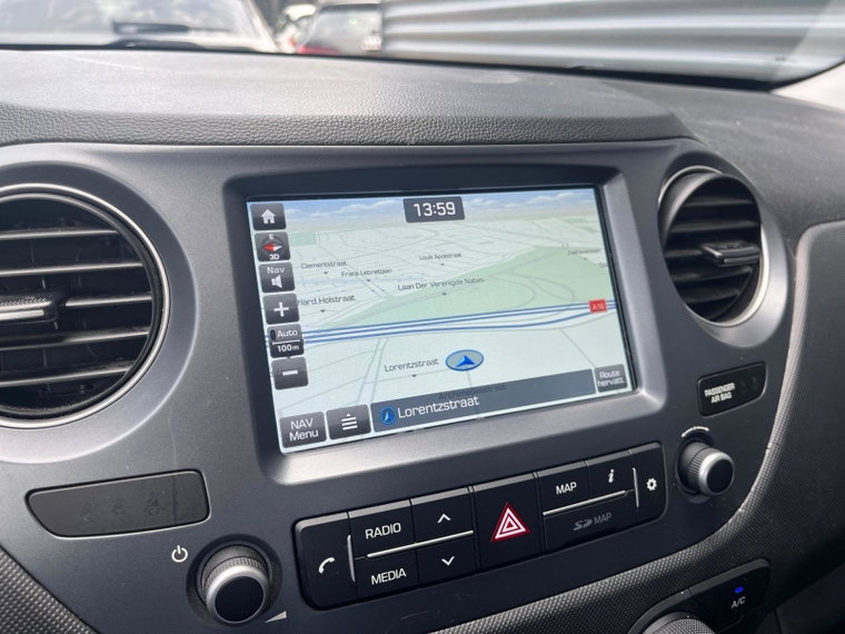 Vehicle Image 20