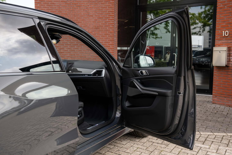 Vehicle Image 37