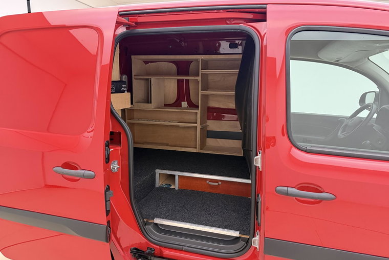 Vehicle Image 16