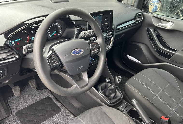 Vehicle Image 6