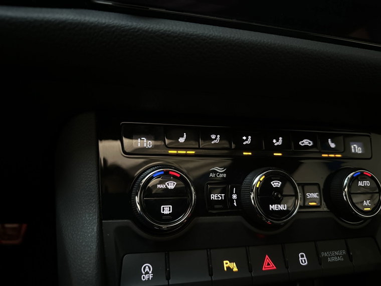 Vehicle Image 26