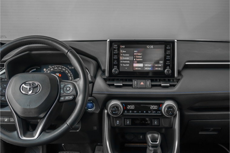 Vehicle Image 22