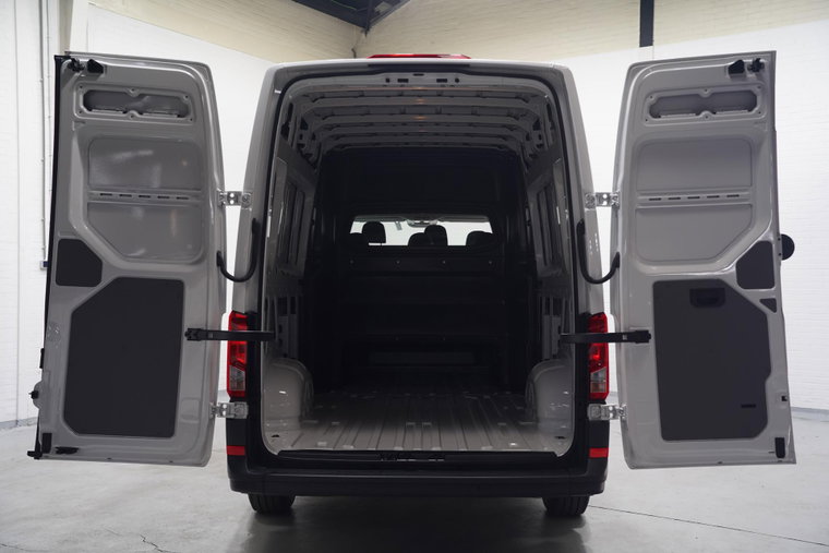 Vehicle Image 13