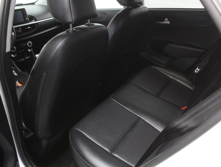 Vehicle Image 32