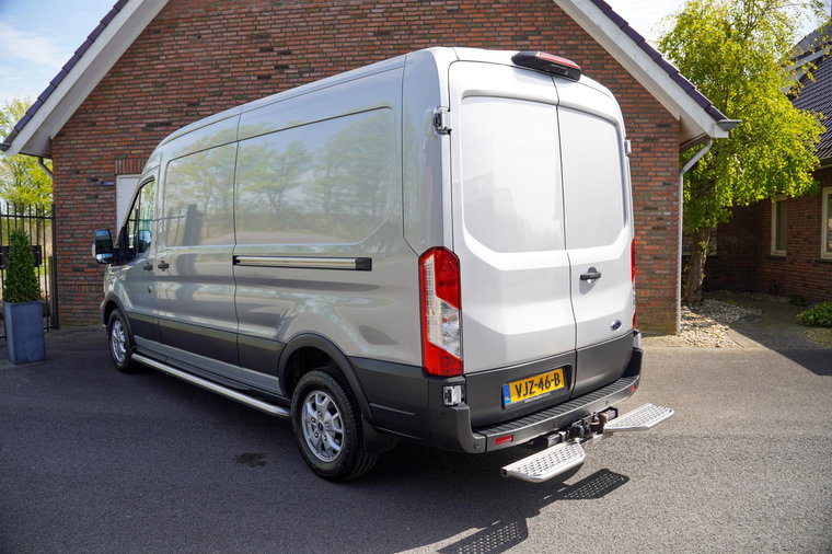 Vehicle Image 23