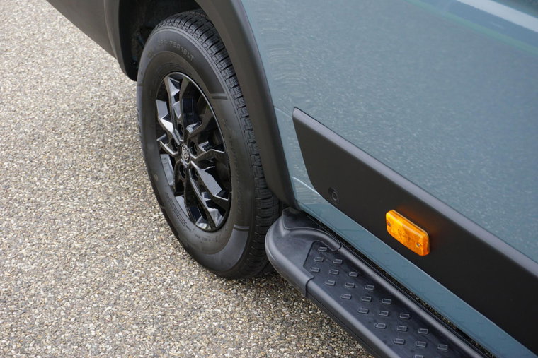Vehicle Image 18