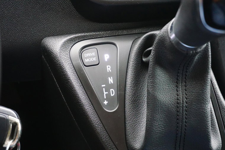 Vehicle Image 24