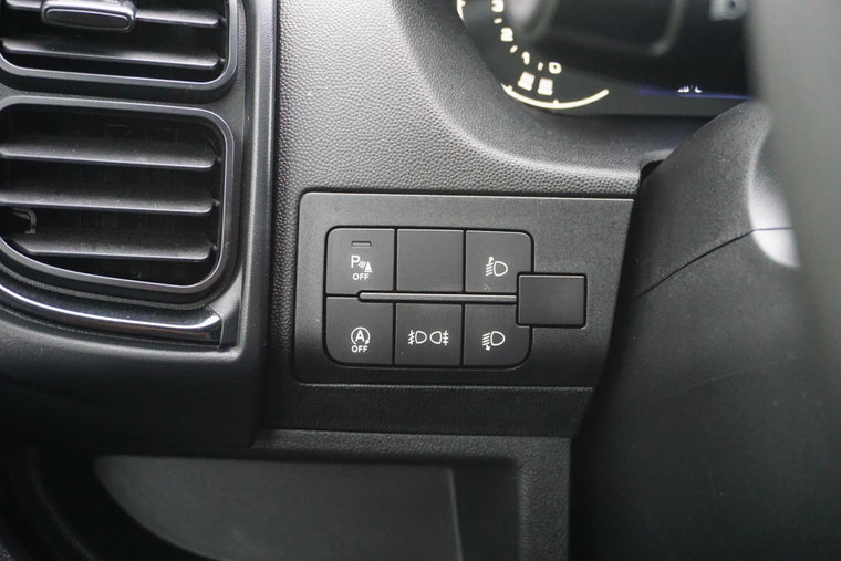 Vehicle Image 32