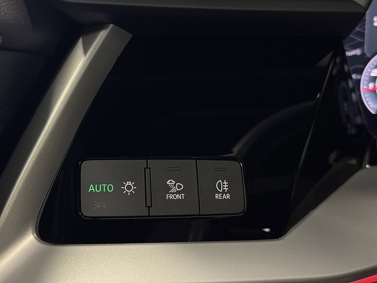 Vehicle Image 37