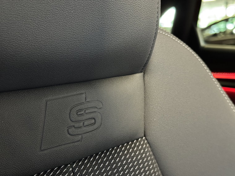 Vehicle Image 40
