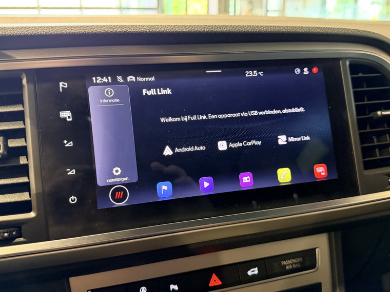 Vehicle Image 35