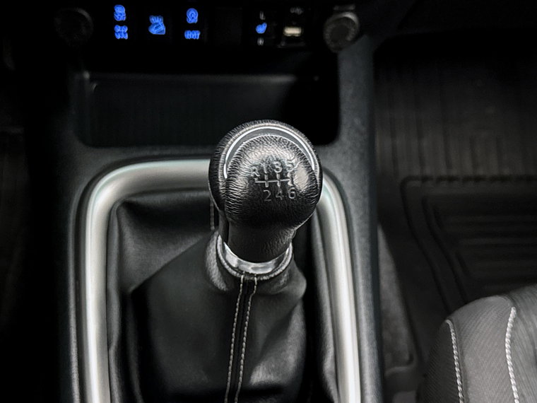 Vehicle Image 23