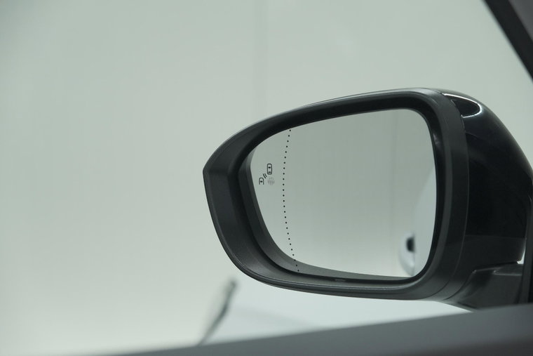Vehicle Image 23