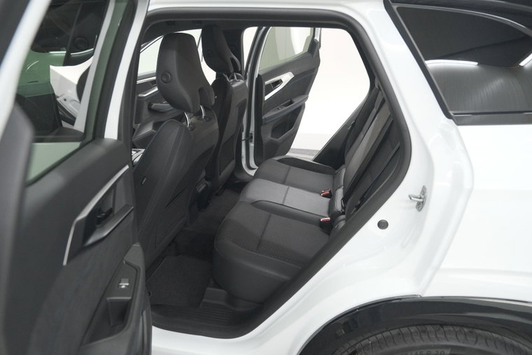 Vehicle Image 33
