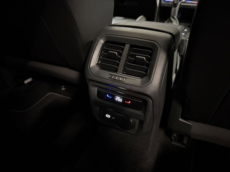 Vehicle Image 35