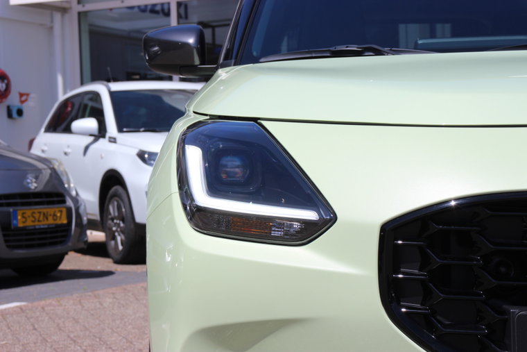 Vehicle Image 11