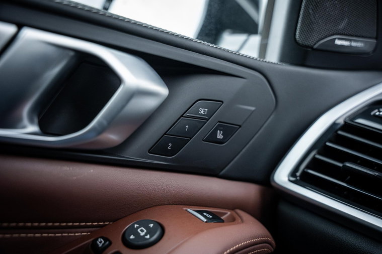 Vehicle Image 56