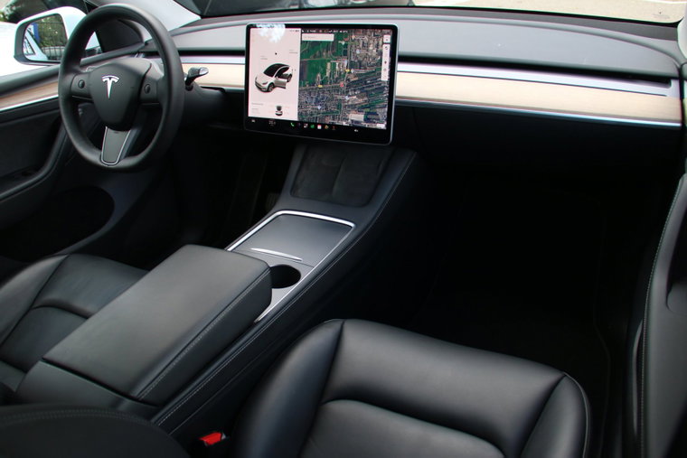Vehicle Image 13