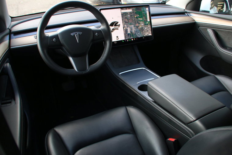 Vehicle Image 8