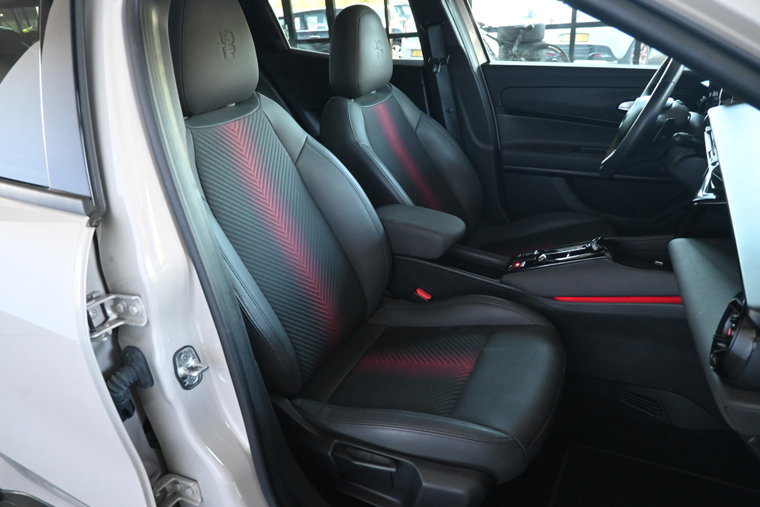 Vehicle Image 38