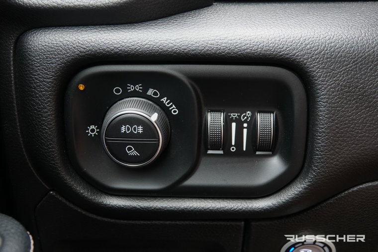 Vehicle Image 32