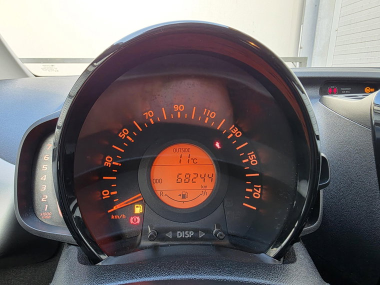 Vehicle Image 14