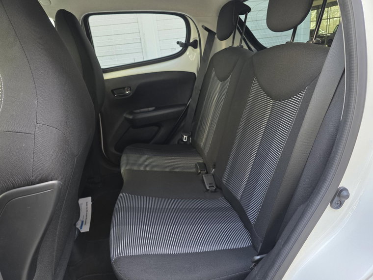 Vehicle Image 22
