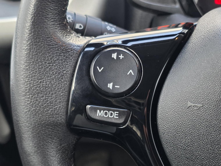Vehicle Image 23