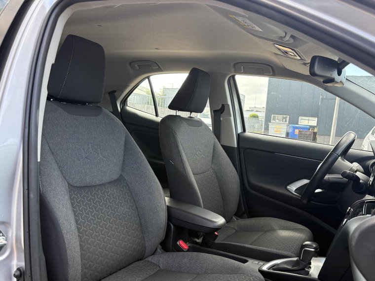 Vehicle Image 10