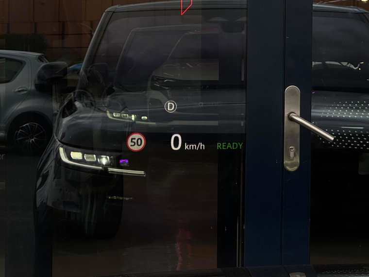 Vehicle Image 24