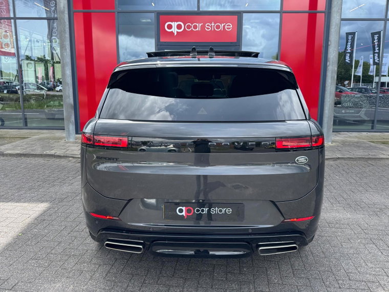 Vehicle Image 8