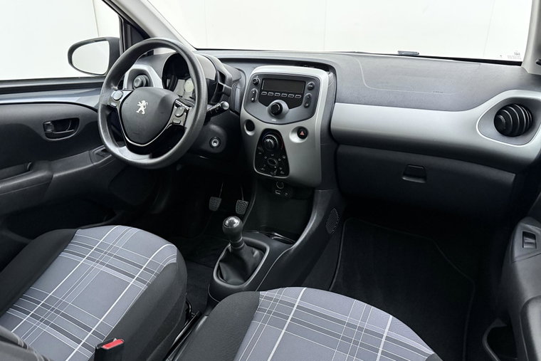 Vehicle Image 13