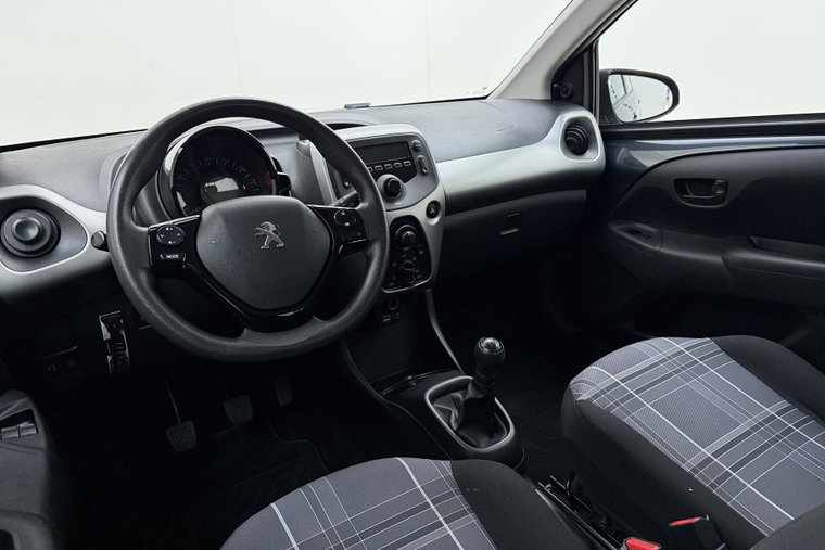 Vehicle Image 14