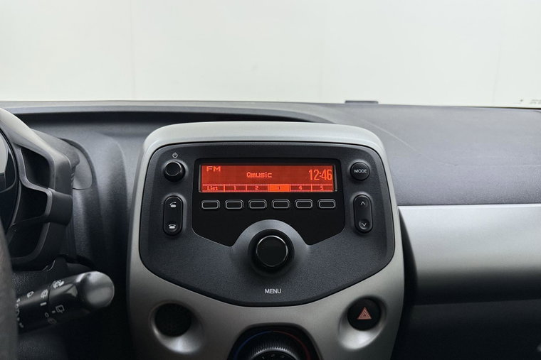 Vehicle Image 18