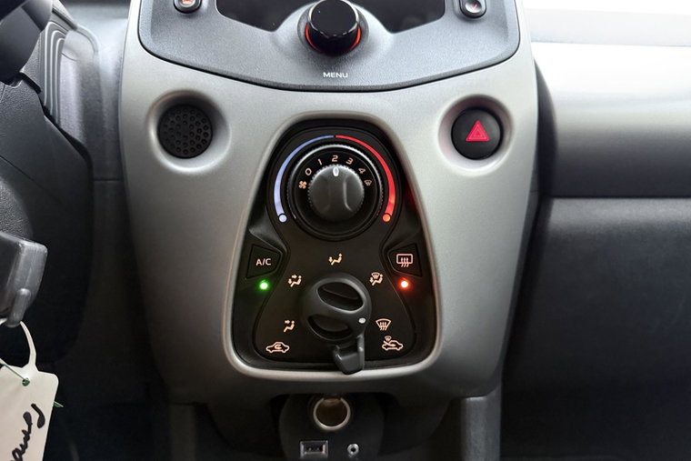 Vehicle Image 19