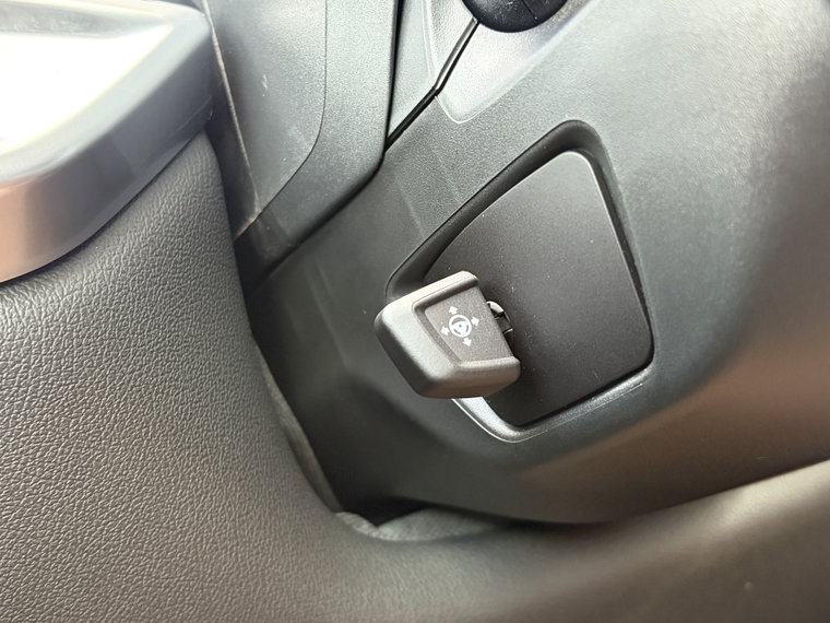 Vehicle Image 33