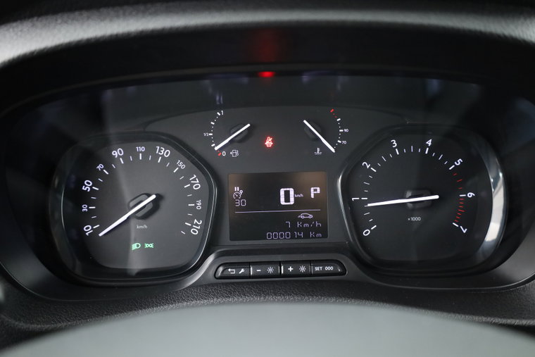 Vehicle Image 12