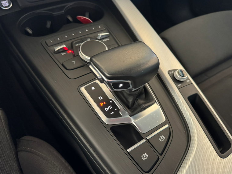 Vehicle Image 30