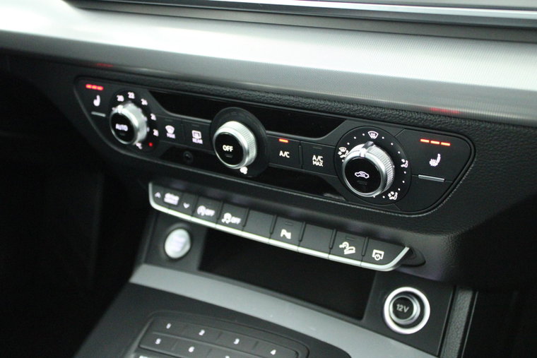 Vehicle Image 28