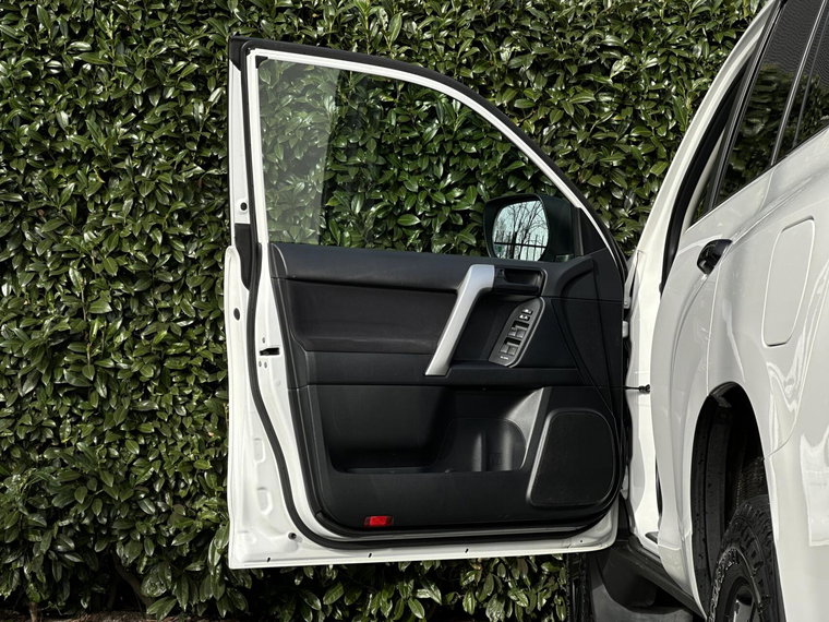Vehicle Image 30