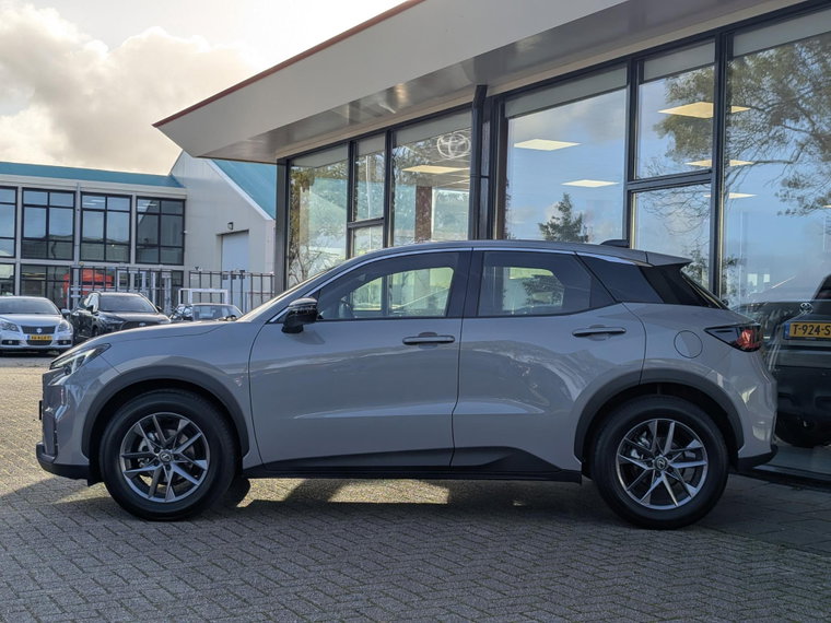 Vehicle Image 8