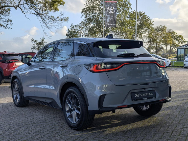 Vehicle Image 10