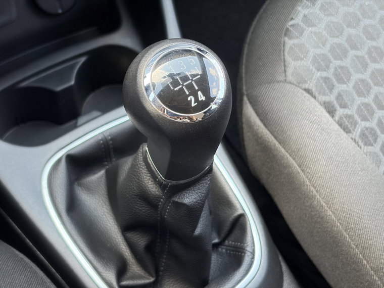 Vehicle Image 23