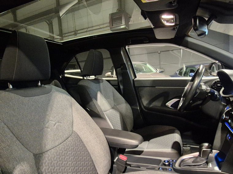 Vehicle Image 9