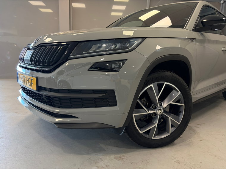 Vehicle Image 16