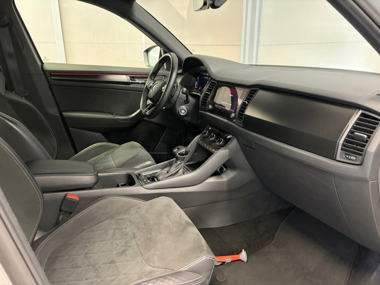 Vehicle Image 32