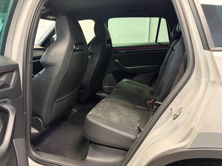 Vehicle Image 33