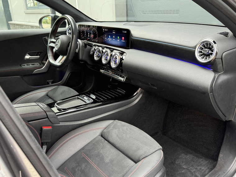 Vehicle Image 31